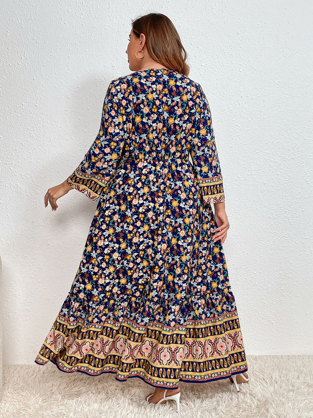Boho Chic Floral Print Long Sleeve Maxi Dress with Border Print