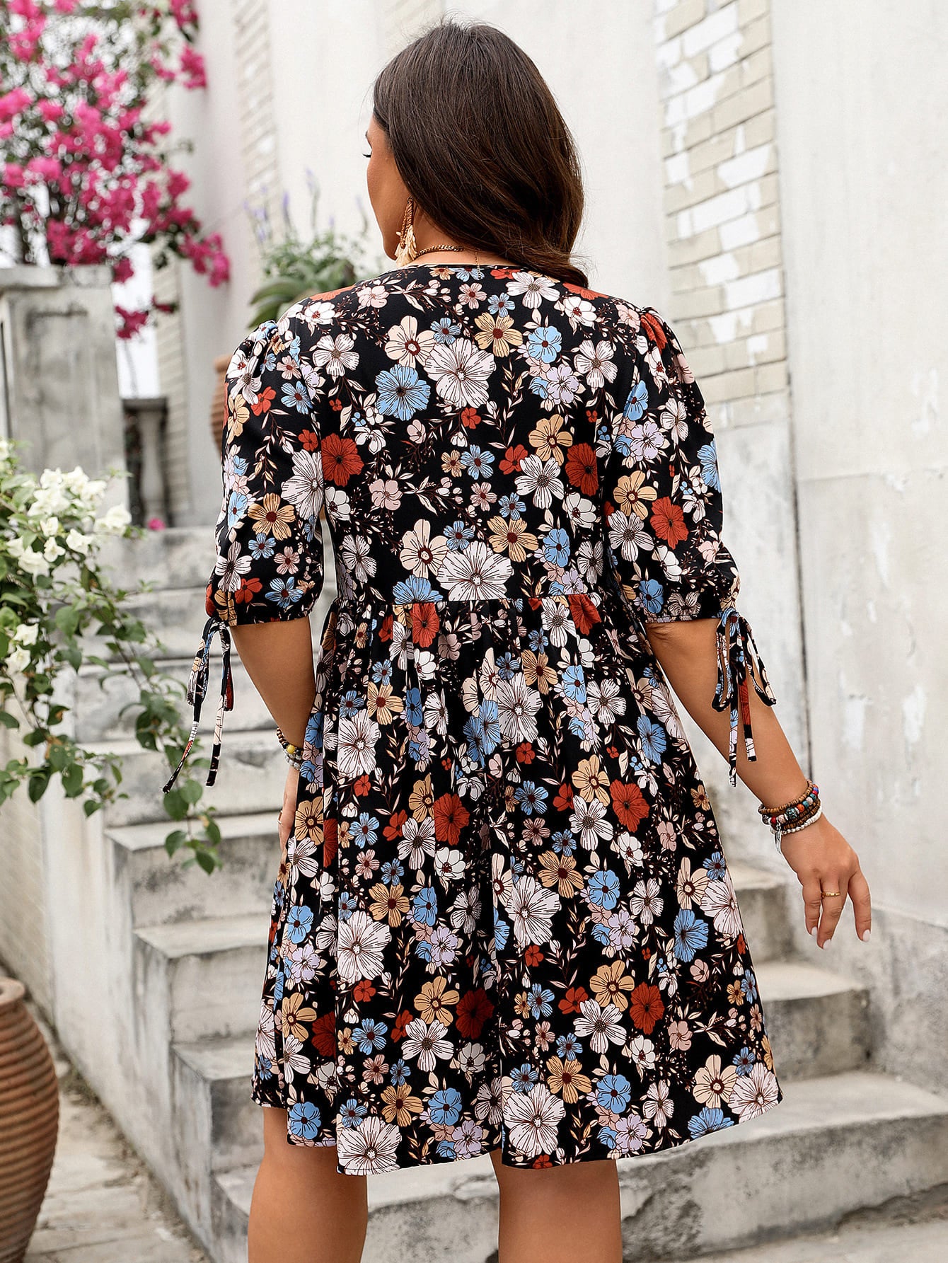 Charming Floral Print Mini Dress with Tie-Front Detail