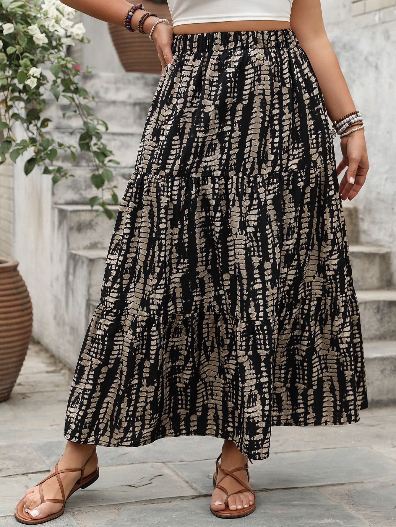 Soft & Comfortable Abstract Print Tiered Maxi Skirt with Elastic Waist